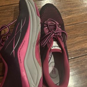 Dansko pace nursing/walking shoes size 41